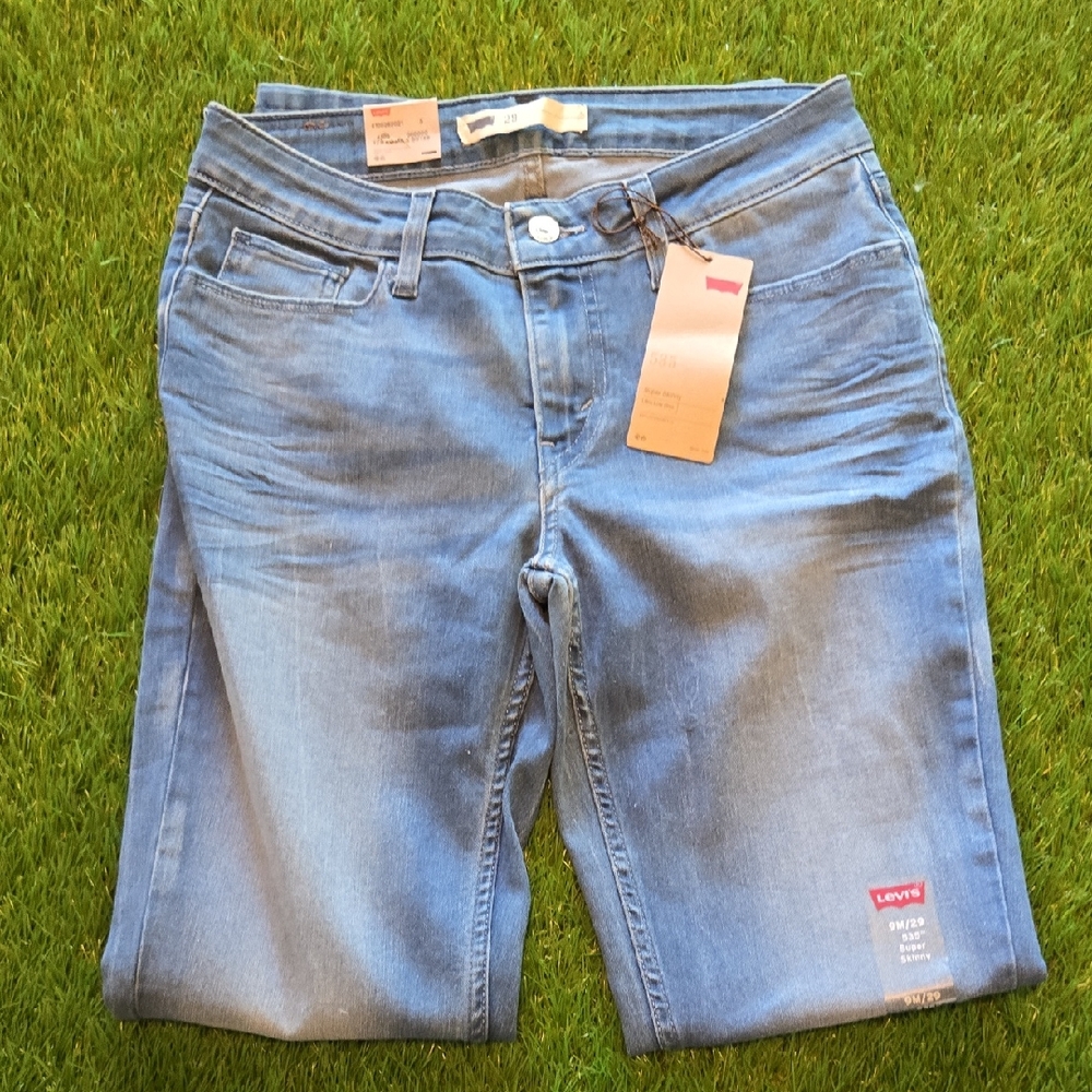 Levi's Light Wash Low Rise Skinny Jeans